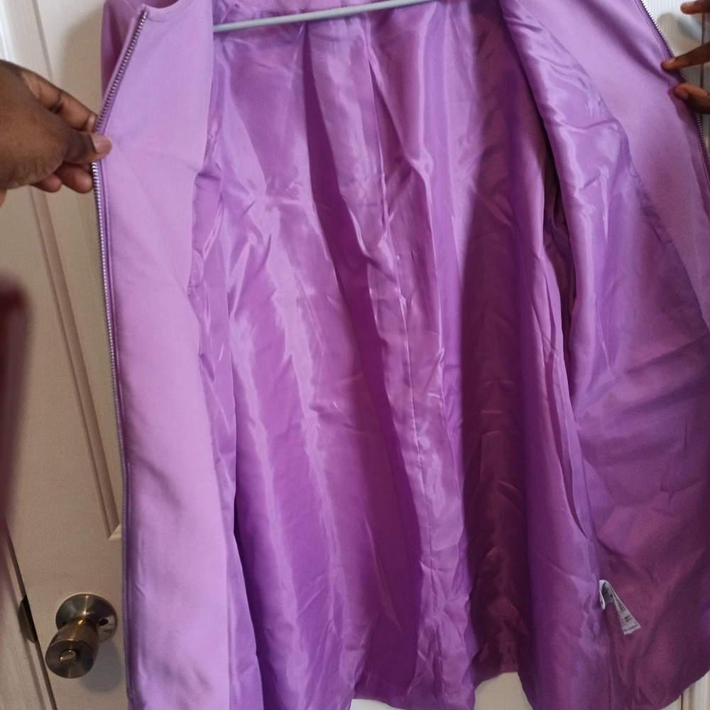 Suit - Picture 7 of 15